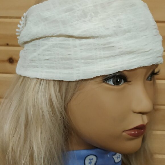 White Lace Kerchief - Picture 4 of 13